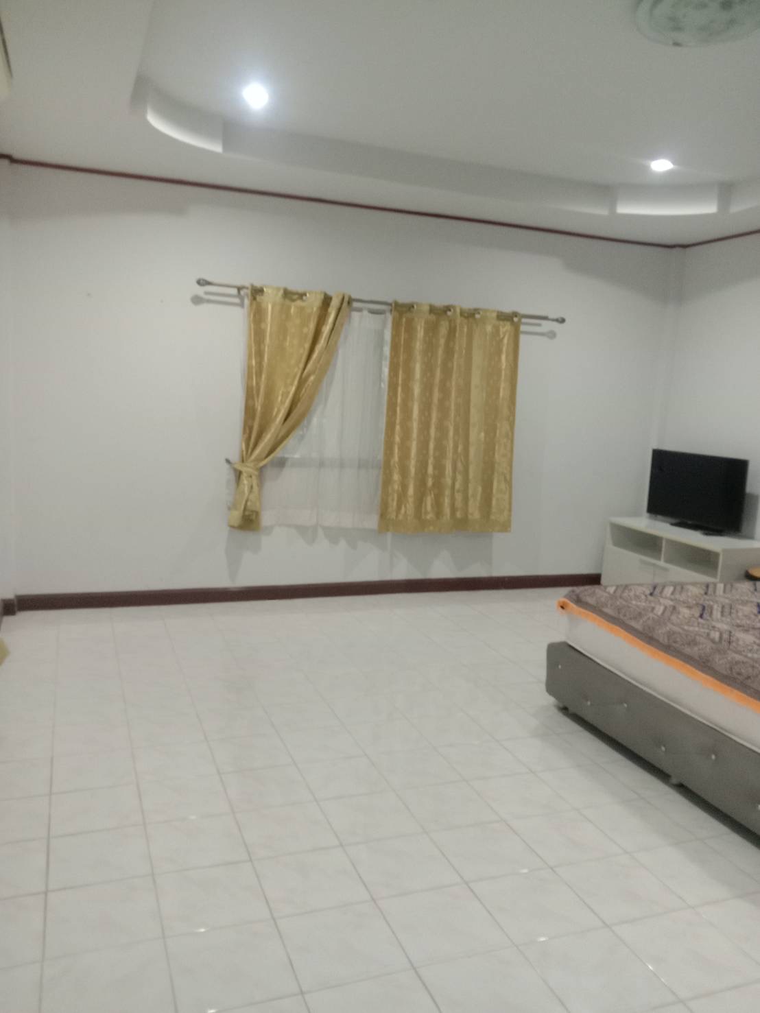 3 bedroom 2 bathroom