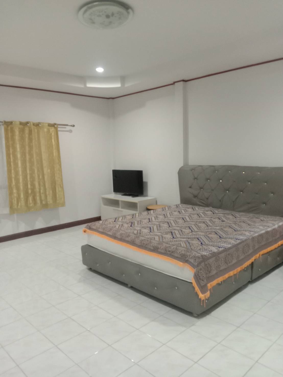 3 bedroom 2 bathroom